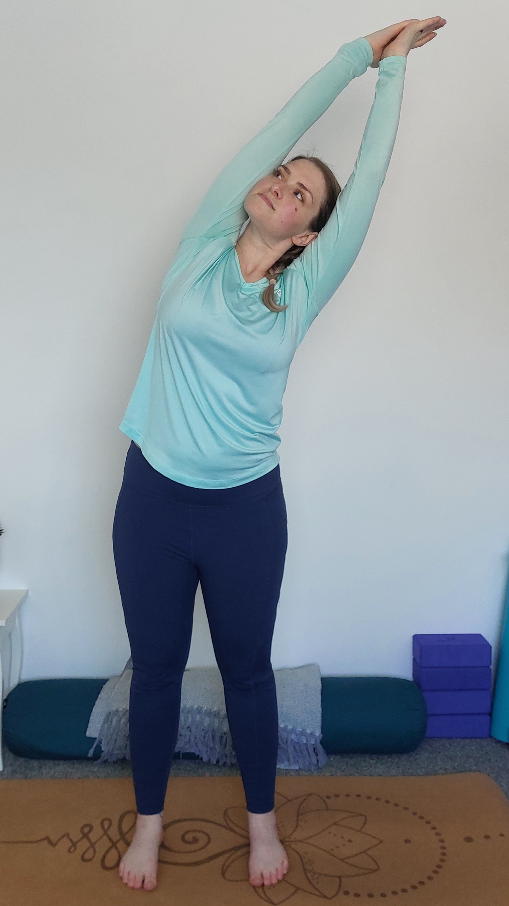 Upward Salute middle position